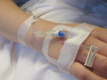 Người phụ nữ tử vong sau truyền dịch tại nhà