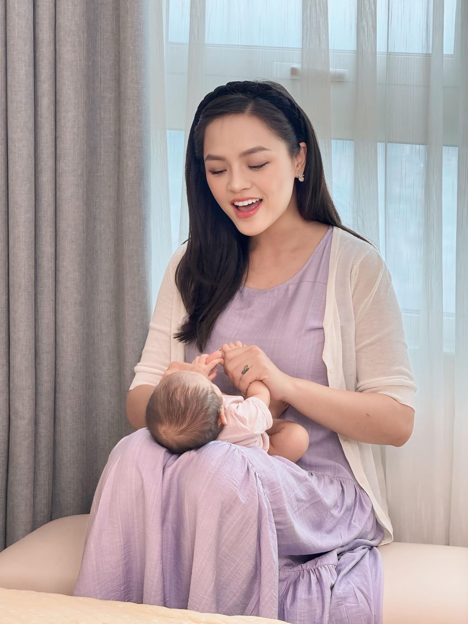 Nhan sắc amp;#34;mẹ bỉmamp;#34; Thu Quỳnh sau thời gian amp;#34;ở cữamp;#34; - 2