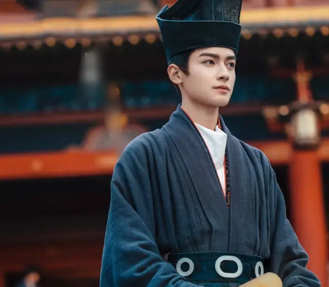 Độ Hoa Niên: Sức hút từ chuyện tình amp;#34;cảm lạnhamp;#34; của cặp đôi amp;#34;mỏ hỗnamp;#34;, bảo sao vượt mặt phim Lưu Diệc Phi - 12