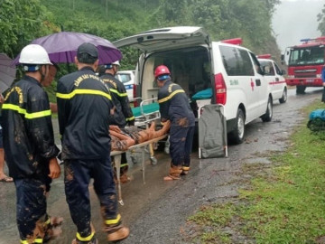 Vụ sạt lở đất vùi lấp xe khách ở Hà Giang: Đã tìm thấy 7 thi thể nạn nhân và 4 người bị thương