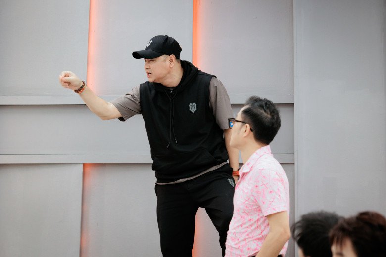 NSND Tự Long được nhiều đội lôi kéo về chung nhà.