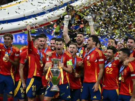 Rực rỡ Tây Ban Nha lên đỉnh châu Âu lần thứ 4, Anh kéo dài "trắng tay" 58 năm