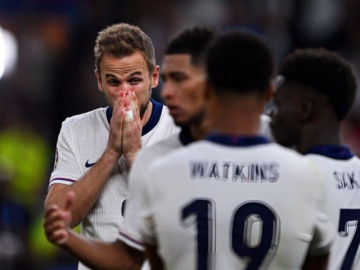 Người Anh chìm trong nước mắt trong ngày về nhì cay đắng tại Euro: Cầu thủ gục ngã, fan chưa bao giờ buồn đến thế!