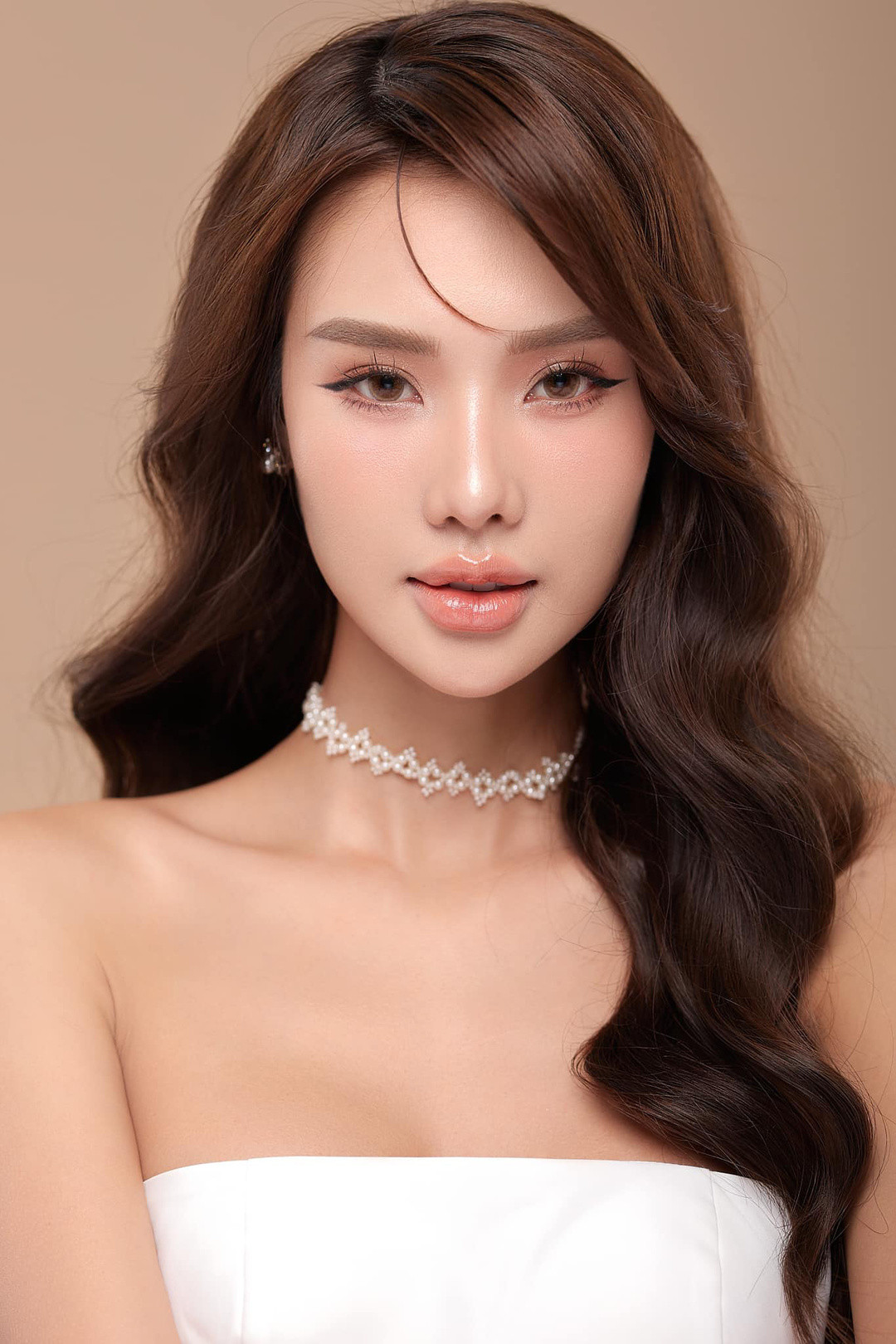 Sở hữu vòng eo 56cm, nữ thư ký của tổng giám đốc thi Miss Grand Vietnam là ai? - 16