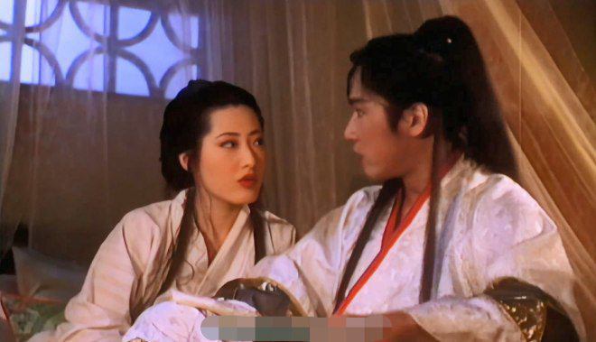 Đời chìm nổi của amp;#34;nữ thần lẳng lơamp;#34; đánh mất vòng 1 gợi cảm, đi bán mì với bạn trai - 4