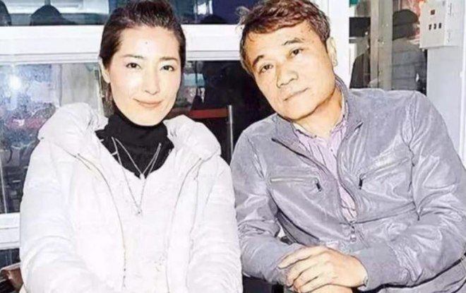 Đời chìm nổi của amp;#34;nữ thần lẳng lơamp;#34; đánh mất vòng 1 gợi cảm, đi bán mì với bạn trai - 7