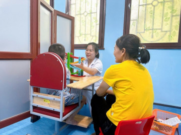 Lỡ thời gian vàng chữa tự kỷ do tin lời truyền miệng