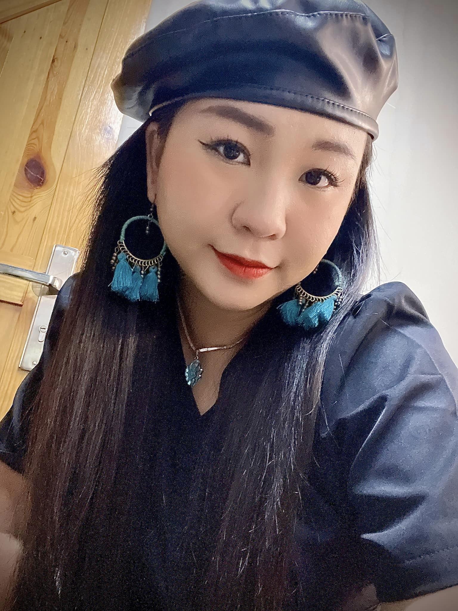 Bầu 8 tháng vẫn đi nhảy không chút lo lắng.