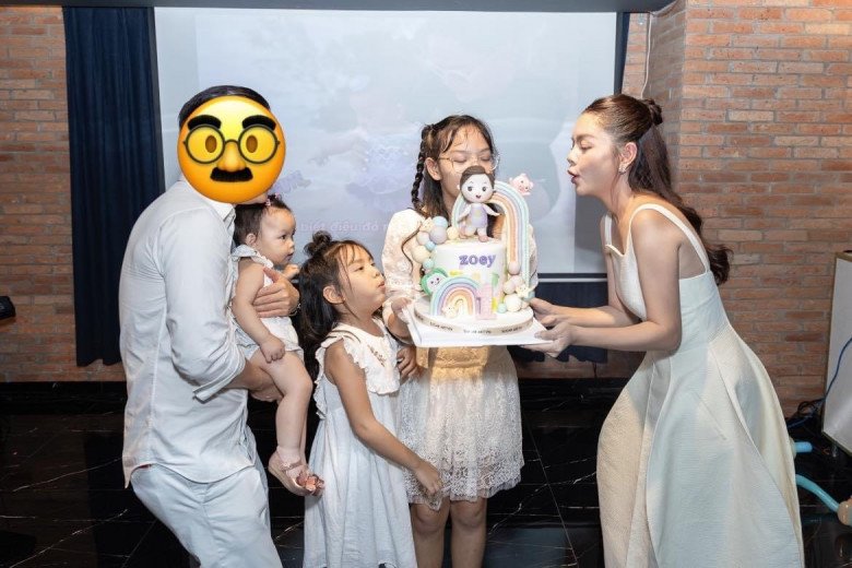 Bạn trai Phạm Quỳnh Anh trong tiệc sinh nhật 1 tuổi của con gái Zoey.