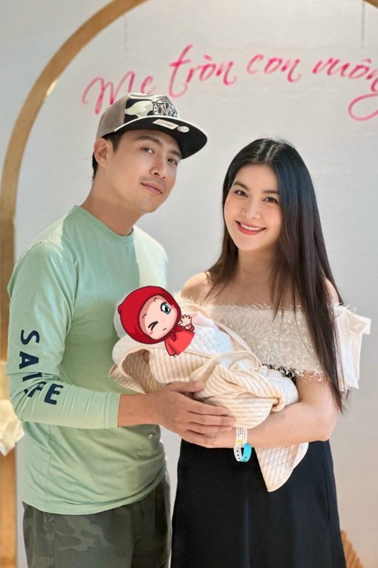 Sao Việt 24h: Bạn trai Phạm Quỳnh Anh vắng mặt trong bộ ảnh gia đình, sinh nhật con gái 2 tuổi cũng không xuất hiện - 13