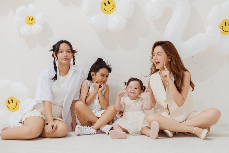 Nhan sắc của 3 mẹ con Phạm Quỳnh Anh nhận được nhiều lời khen ngợi. 