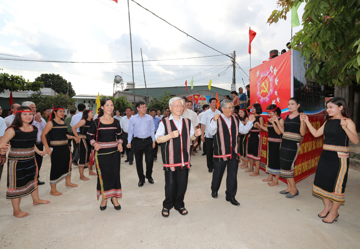 Những khoảnh khắc bình dị của Tổng bí thư Nguyễn Phú Trọng - 14