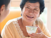 Bà bầu - Mang bầu 3 tháng thì bị động thai, món quà bất ngờ từ mẹ chồng khiến tôi rơi nước mắt