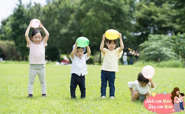 Thiên nhiên giúp trẻ cảm thấy bình yên và thoải mái, kích thích sự sáng tạo và học hỏi.