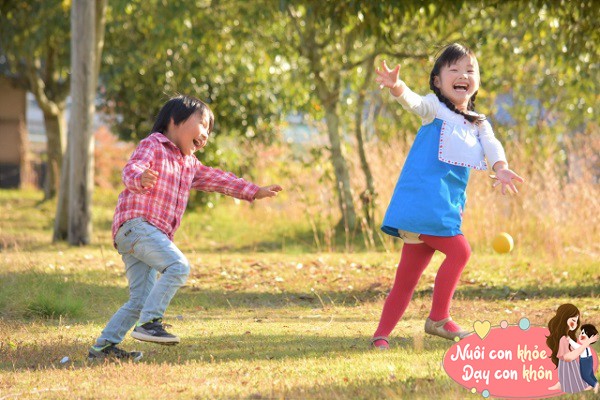 Nên đưa trẻ đến công viên, vườn quốc gia, những nơi gần gũi thiên nhiên...