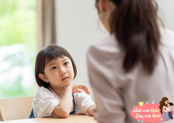 Nếu bố mẹ luôn làm mọi thứ thay cho trẻ, trẻ sẽ dần trở nên ỷ lại.
