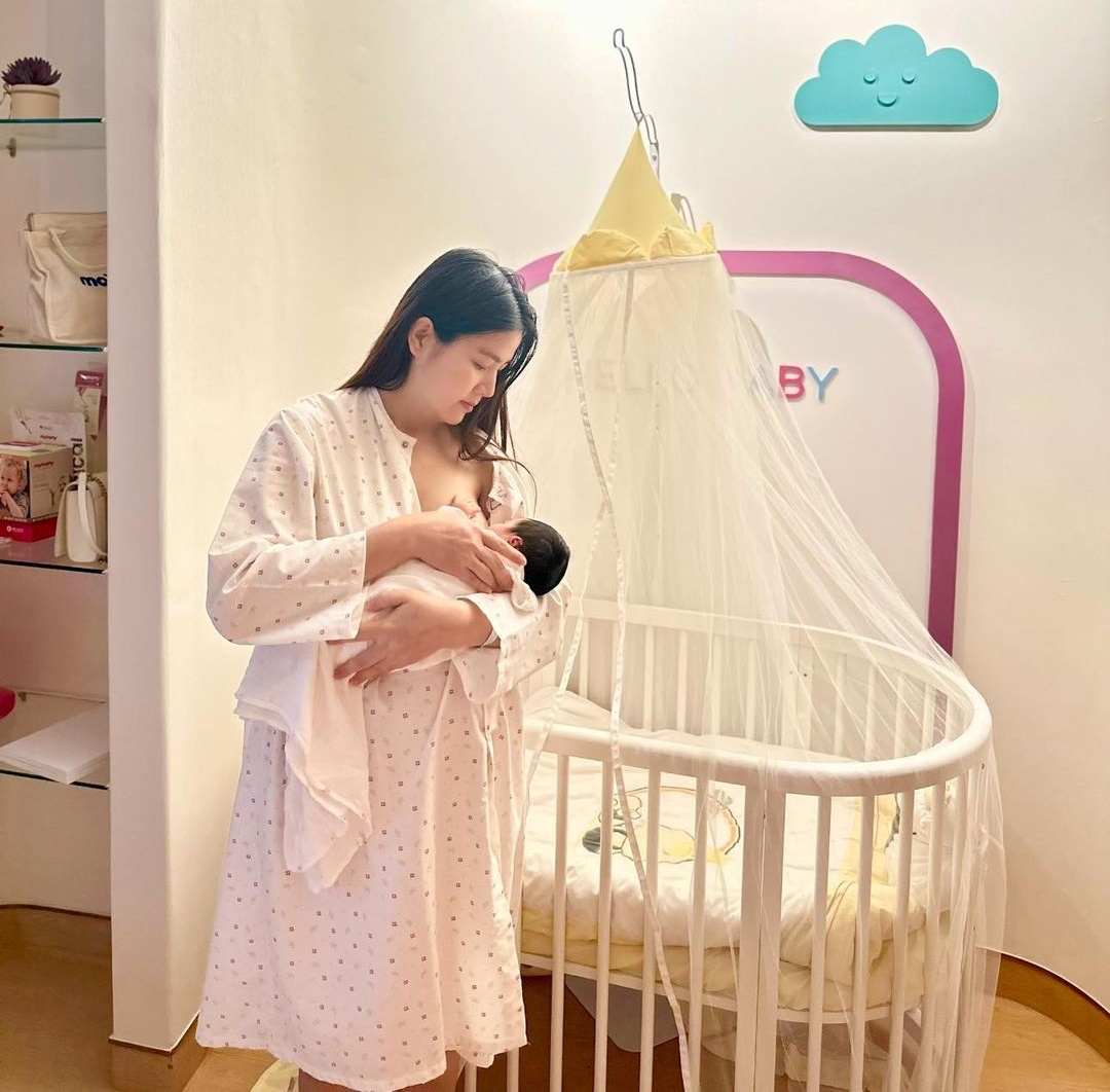 Kha Ly thừa nhận mình còn “lọng cọng” trong chuyện chăm con.
