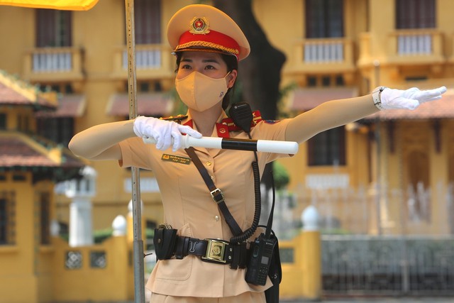 Công an thành phố Hà Nội phân luồng giao thông phục vụ Lễ Quốc tang Tổng Bí thư Nguyễn Phú Trọng.