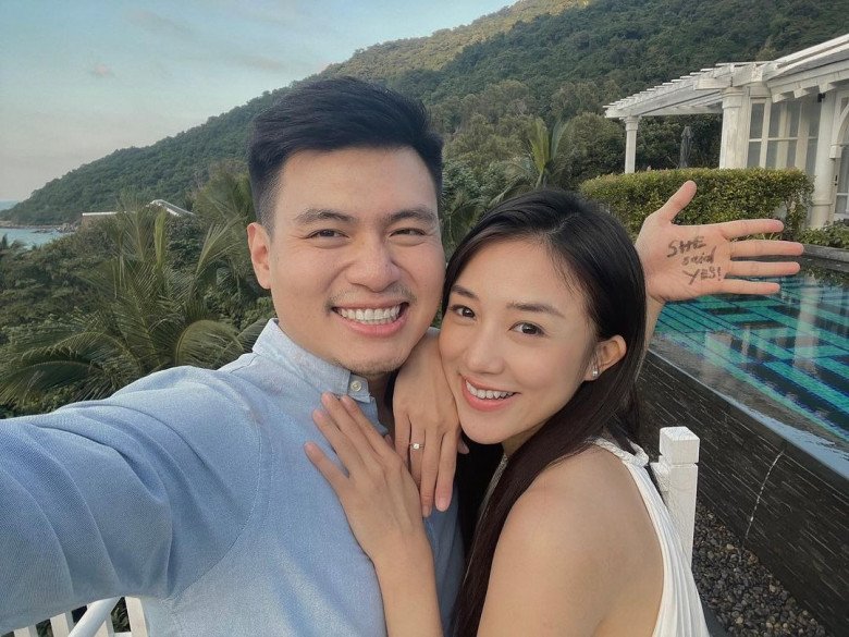 Salim kết hôn với bạn thân, chồng là thiếu gia công ty may mặc.