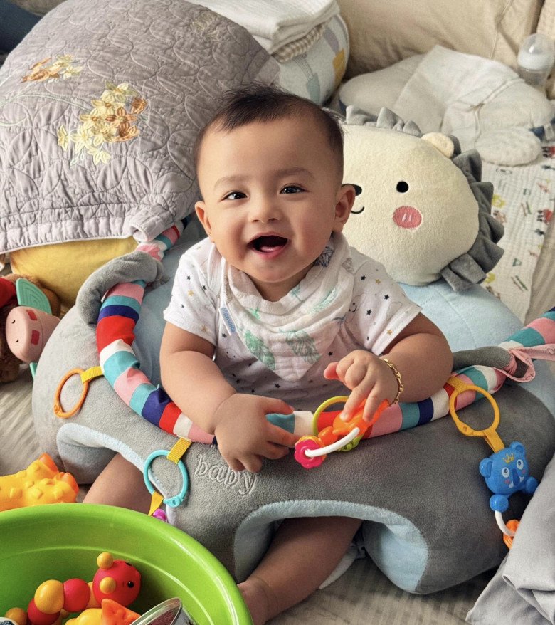 Sao Việt 24h: Minh Hằng khoe cận mặt con trai 11 tháng tuổi quá giống mẹ, hạnh phúc vì hành động của quý tử - 5