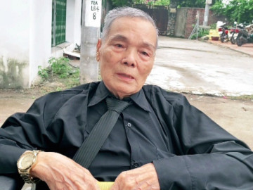 Bạn thân nghẹn ngào đến viếng, kể kỷ niệm đặc biệt với Tổng Bí thư Nguyễn Phú Trọng