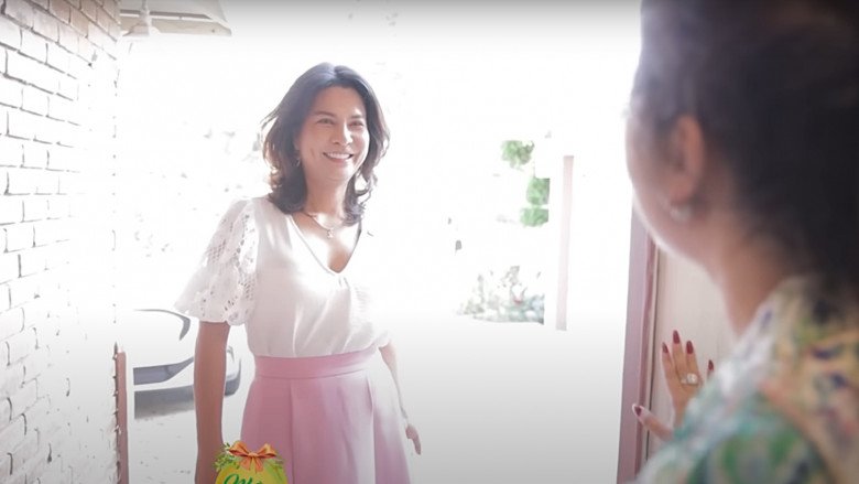 Đạo diễn Ngọc Hùng chuyển giới thành cô gái xinh xắn, danh hài Thúy Nga thốt lên: amp;#34;Giờ người ta đẹp hơn tôiamp;#34; - 1