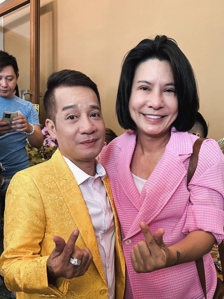 Đạo diễn giấu suốt 1 năm mới công khai đã chuyển giới.