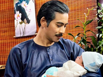 Chồng cũ Ngọc Lan tay bế em bé mới sinh, nói "thèm lắm" khi được Hùng Thuận giục "làm đứa nữa"