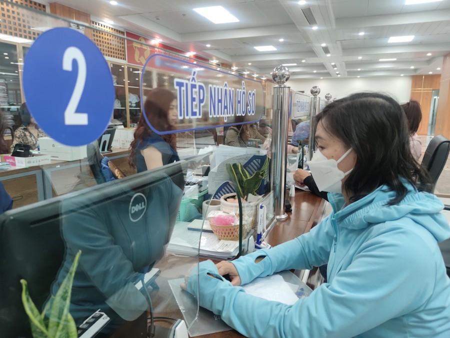 Người tham gia BHXH từ ngày 1-7-2025 có tham gia đóng BHXH 15 vẫn được rút BHXH một lần. Ảnh: NGUYỄN HIỀN