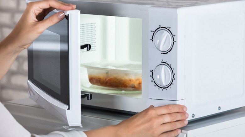 Common mistakes when using a microwave that shorten its lifespan