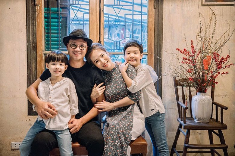 Nữ MC có 2 con trai và gia đình viên mãn. 