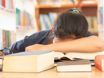 Bố mẹ yêu chiều, không ép học, nữ sinh ở Hà Nội vẫn nhập viên tâm thần vì luôn muốn mình phải xếp thứ nhất