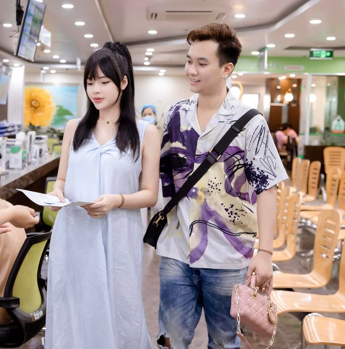 Diễn viên Anh Tuấn luôn đồng hành cùng bà xã trong thai kỳ.