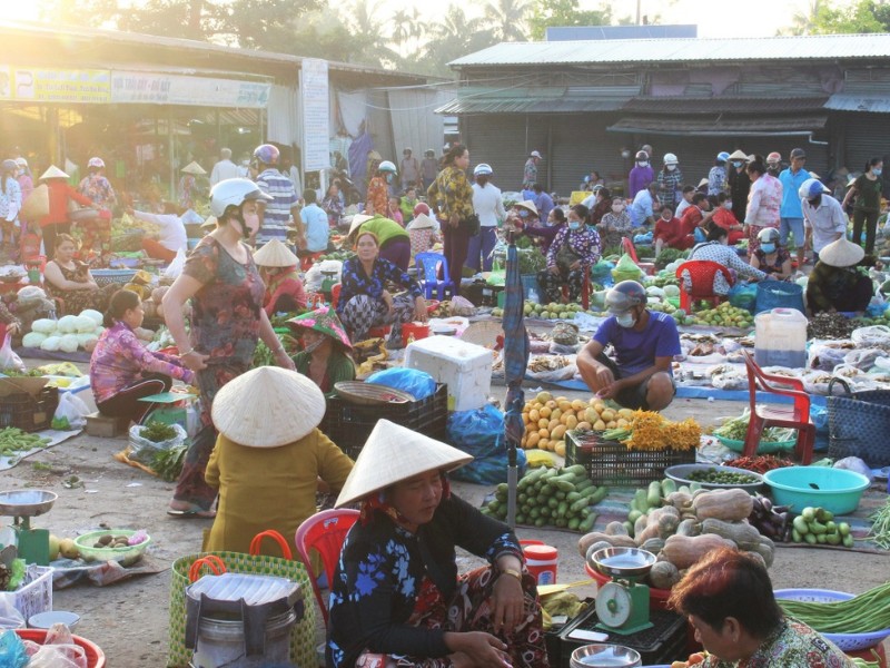 Bà con Vị Thanh gọi là chợ đồng quê vì chợ bán toàn sản vật đồng quê.
