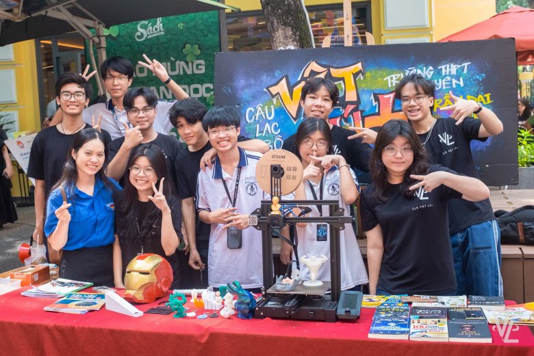 Nhà trường đề cao sức khoẻ tinh thần của học sinh, luôn tạo nhiều hoạt động để tránh áp lực từ việc học.
