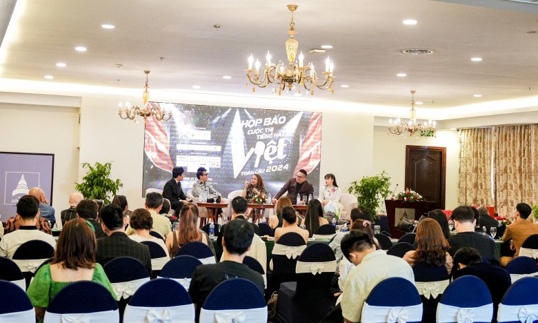 Cuộc thi Tiếng hát Việt toàn cầu 2024 có nhiều giải thưởng hấp dẫn.
