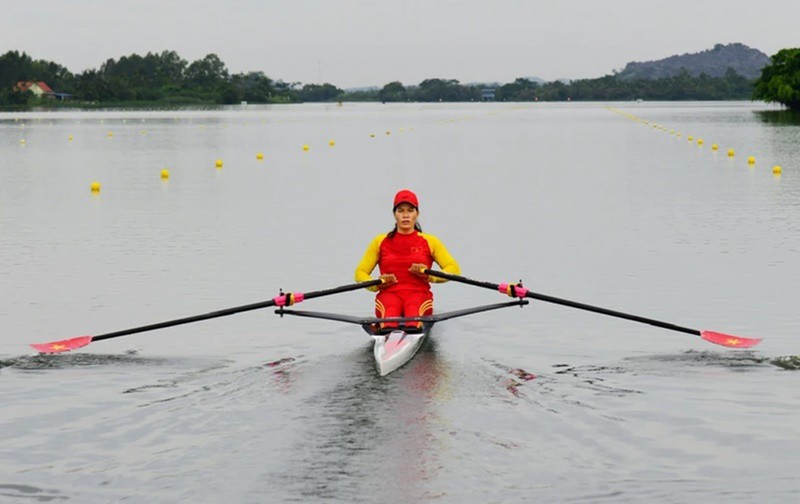 Tay chèo kỳ cựu của đội tuyển Rowing Việt Nam - Phạm Thị Huệ (SN 1990, Quảng Bình) có tới 3 lần giành suất dự Olympic. Sau 2 lần lỡ hẹn do quy định của ban tổ chức, bà mẹ 2 con Phạm Thị Huệ đến với Olympic Paris 2024 cùng phong độ đỉnh cao. 
