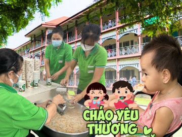 Ở Sài Gòn có một nồi cháo kỳ diệu, cứ vơi lại đầy mang niềm vui đến với bệnh nhi ngày cuối tuần