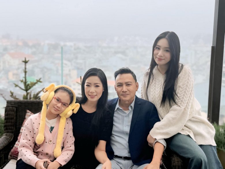 2 á hậu tên kim chi của vbiz người vướng ồn ào là búp bê mới của shark bình người u60 như gái đôi mươi - 13