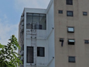 Tin tức - Cháy nhà trọ 5 tầng, nhiều người leo mái tôn thoát nạn