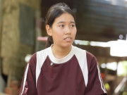 Tin tức - Cha mất, nữ sinh lớp 12 đi làm thêm để lo cho mẹ già: "Em xin nhường học bổng cho các bạn éo le hơn"