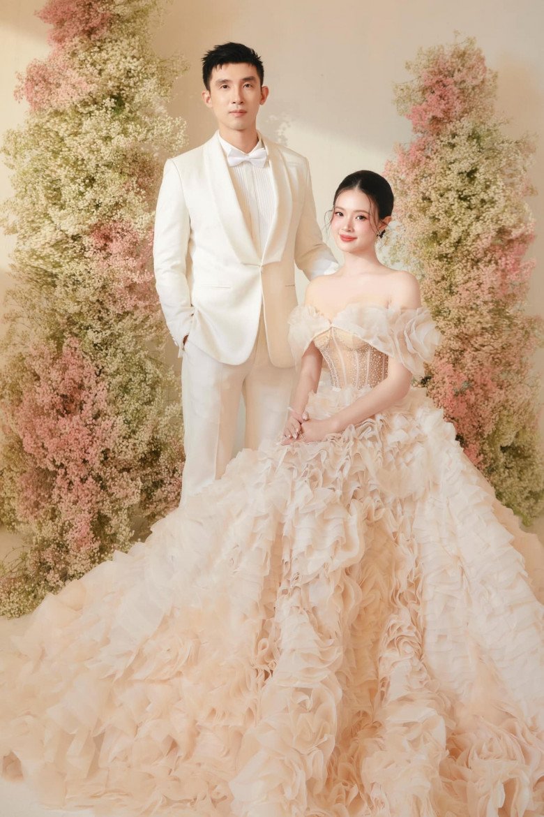 Midu nghiện chồng sau hơn 1 tháng về chung nhà thiếu gia tập đoàn nhựa đi mua bánh cho vợ vẫn khí chất ngời ngời - 5