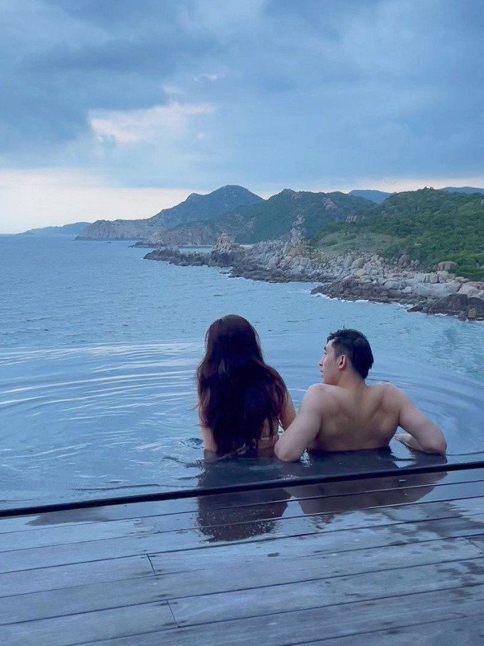 Midu nghiện chồng sau hơn 1 tháng về chung nhà thiếu gia tập đoàn nhựa đi mua bánh cho vợ vẫn khí chất ngời ngời - 15