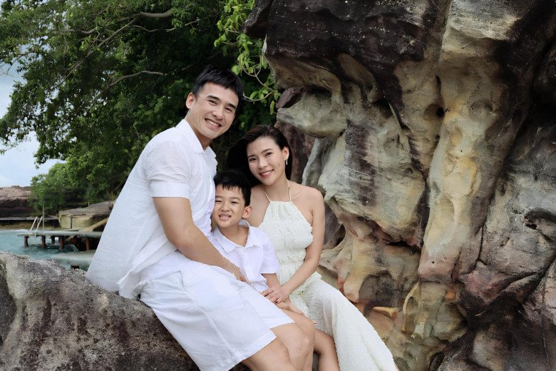 Sao việt 24h thuý diễm khoe bụng bầu to vượt mặt sau cả năm úp mở chuyện chuẩn bị có con thứ 2 - 3