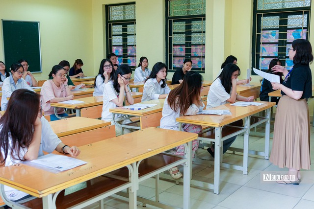 Các em sinh viên phải rất nỗ lực trong 4 năm đại học (Ảnh: Hữu Thắng).