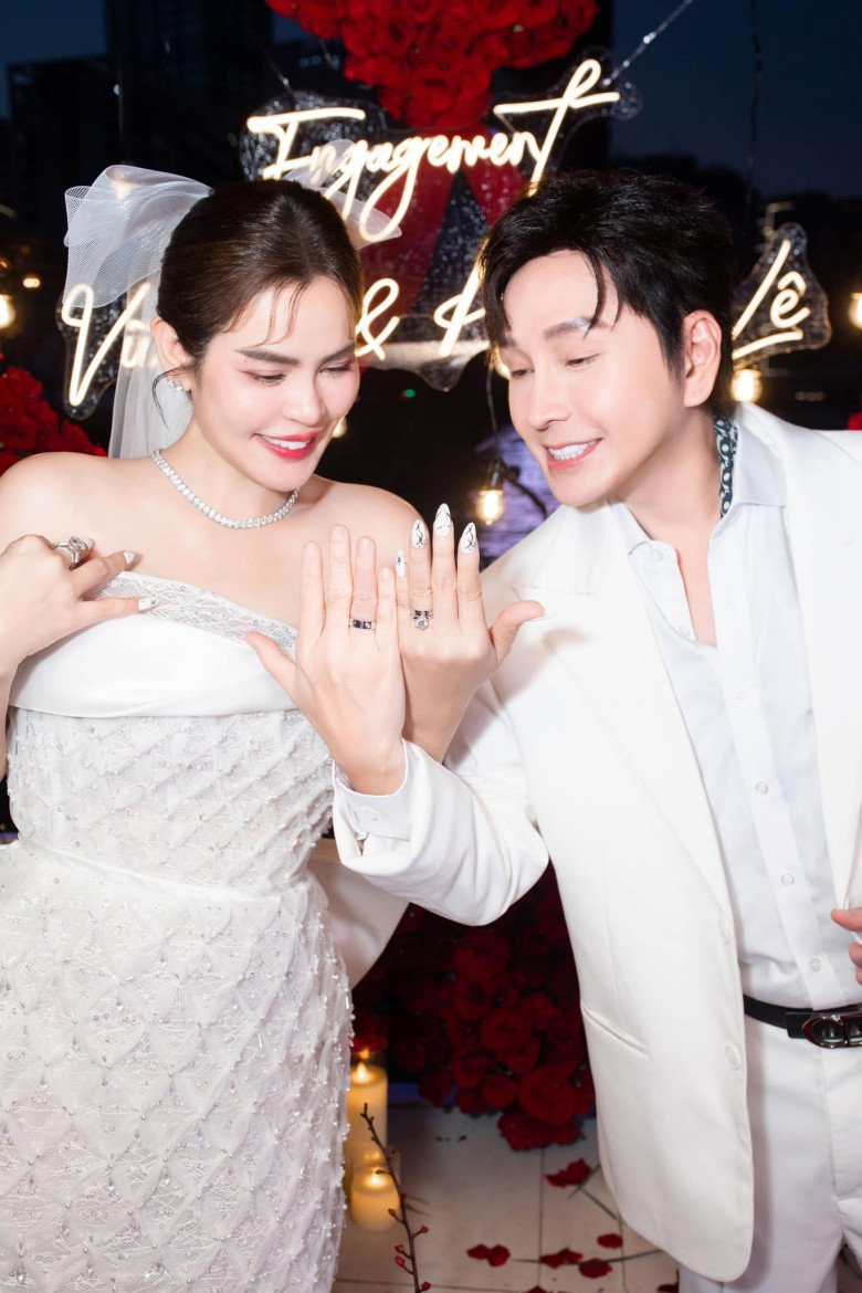 Hh phương lê khoe trọn không gian lễ đính hôn ngập hoa hồng với vũ luân đanh thép đáp trả khi bị nói làm lố - 6