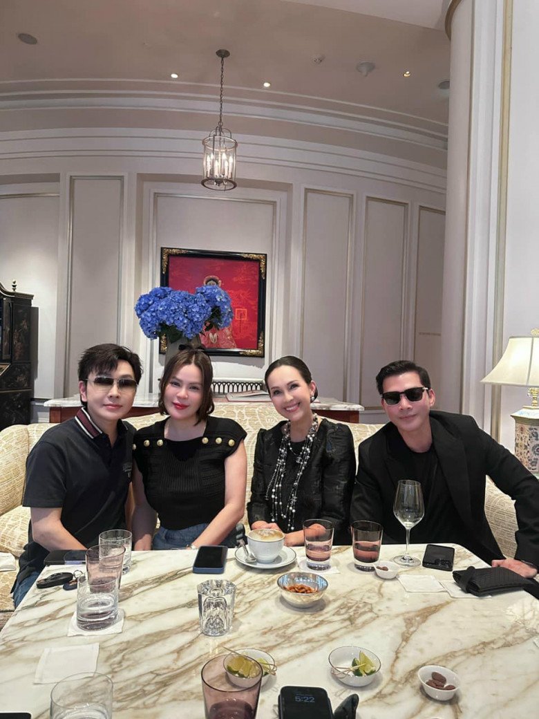Hh phương lê khoe trọn không gian lễ đính hôn ngập hoa hồng với vũ luân đanh thép đáp trả khi bị nói làm lố - 11