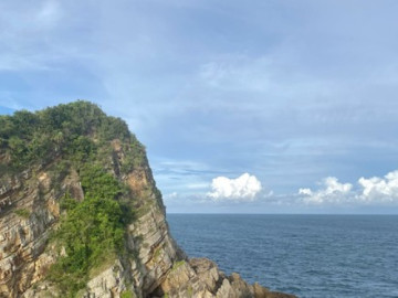 Đồi ngắm sóng tuyệt đẹp ở Cô Tô rất ít người biết