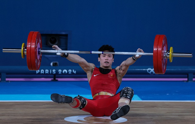 Tạ đè - kết cục của cử tạ hay của cả đoàn Thể thao Việt Nam?