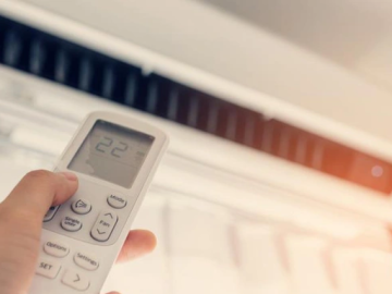 Người phụ nữ phải đi cấp cứu sau giấc ngủ trưa dài, bật điều hòa mát lạnh